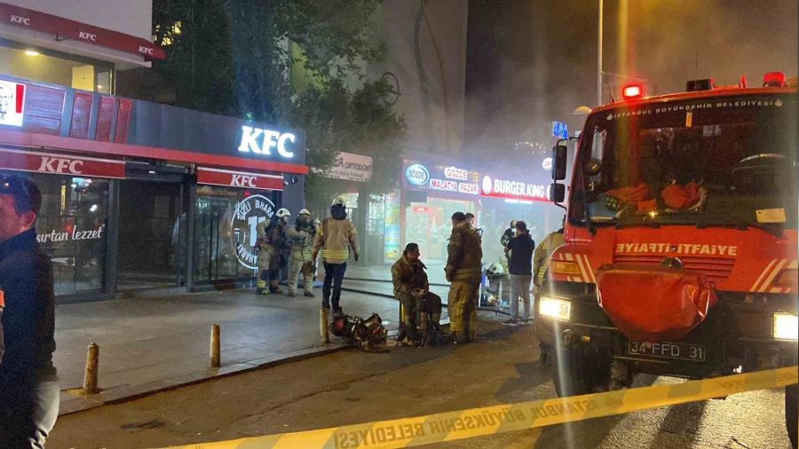Şişli'de 9 katlı iş merkezinin bodrum katında yangın