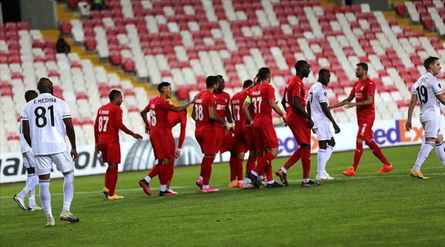 Sivasspor Karaba�'� 2-0 yendi