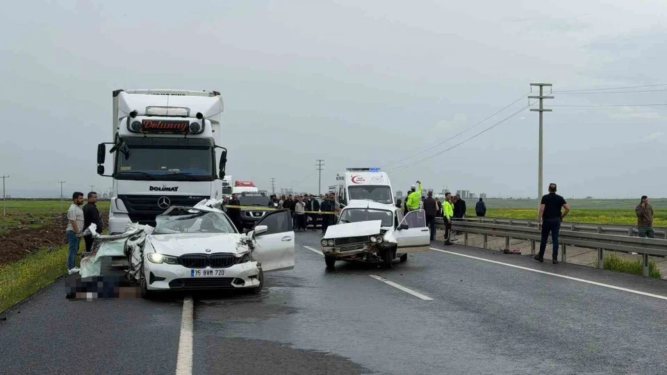 Siverek'te zincirleme trafik kazas�: 2 �l�, 2 yaral�