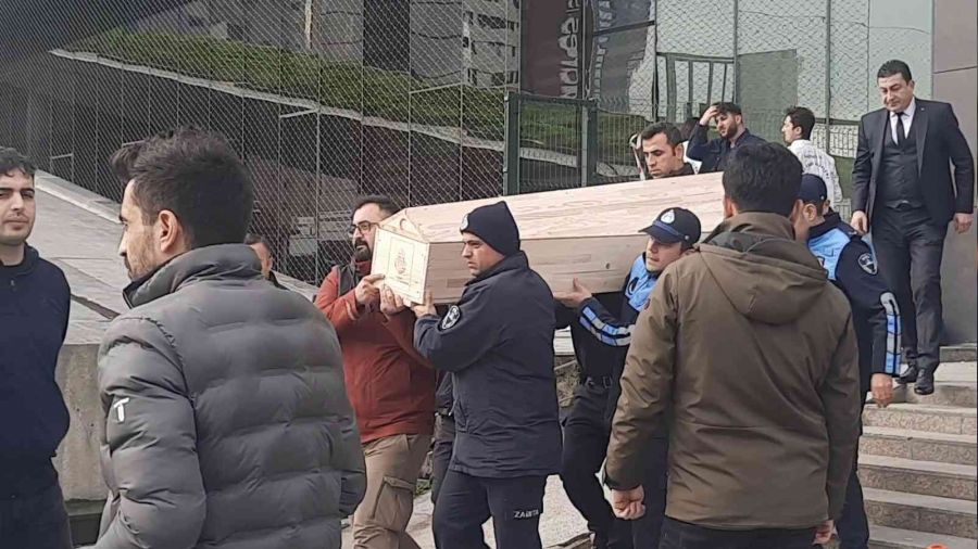 Staj gren gen kz, belediye binasnn atsndan derek hayatn kaybetti
