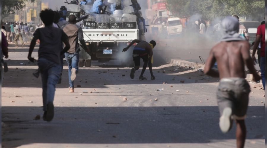 Sudan'da sivil y�netim talebiyle g�steriler s�r�yor