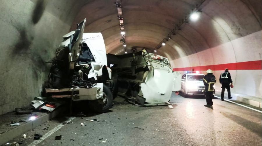 Tanker t�nel duvar�na �arpt�: 1 �l�