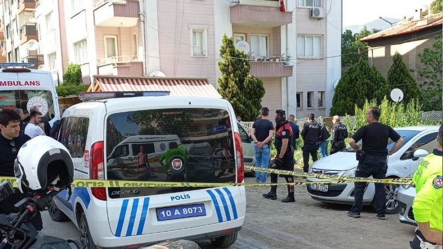 Tarih retmeni bo arsada l bulundu