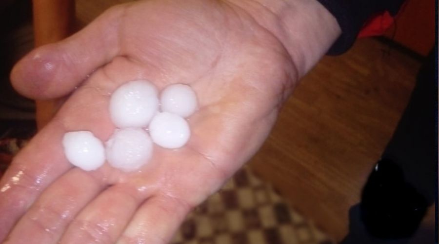 Tekirdağ'da ceviz büyüklüğündeki dolu korkuttu