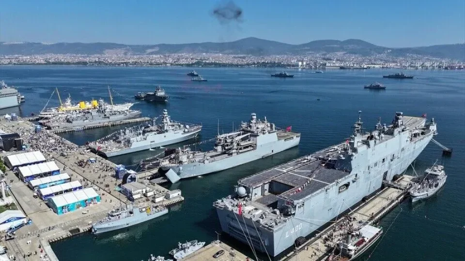 TEKNOFEST 2026 kapsam�nda d�zenlenen ve T�rkiye'nin denizlerdeki g�c�n�, ba��ms�zl���n� ve milli savunma kabiliyetlerini ortaya koyacak TEKNOFEST Mavi Vatan kap�lar�n� a�t�