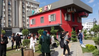 Ters evi 300 bin kii ziyaret etti