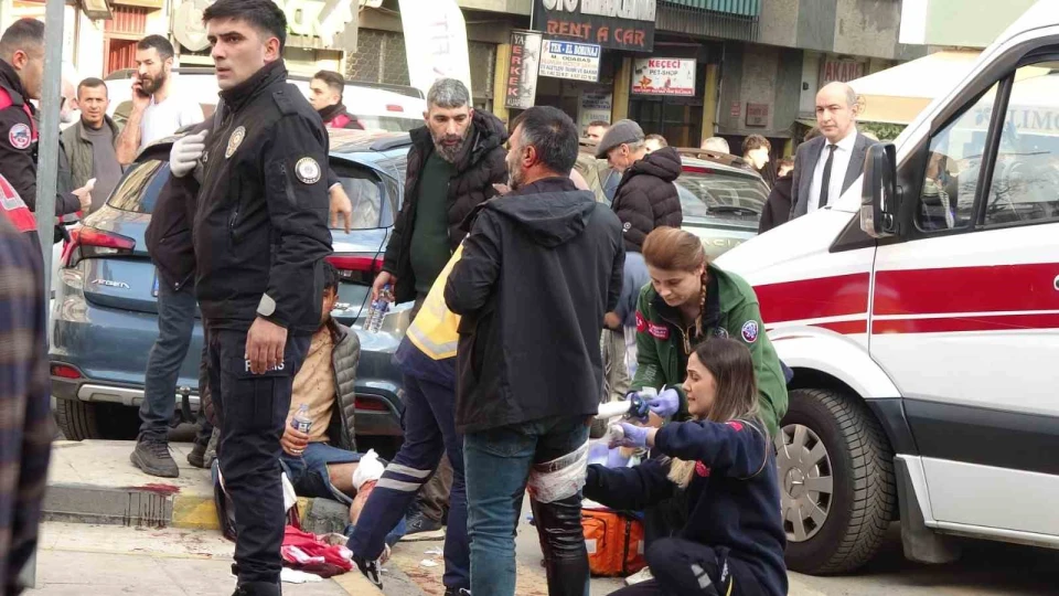Trabzon'da b��akl� kavga: 1'i a��r 8 yaral�