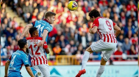 Trabzonspor Antalya’dan mutlu dönüyor