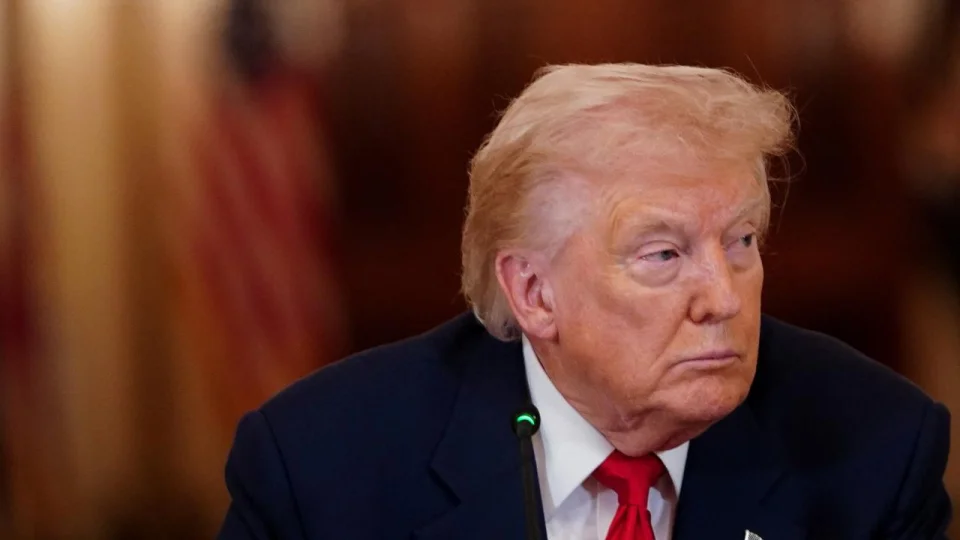 Trump, İngiltere'deki ABD bombardıman uçaklarını "İran tehdidi" ihtimali üzerine çektiklerini söyledi