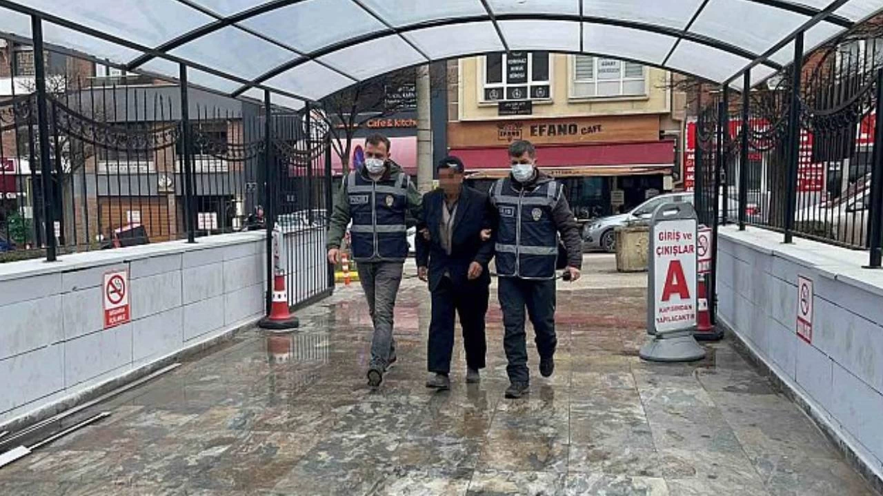 T�rk bayra��n� indiren �ahsa ev hapsi