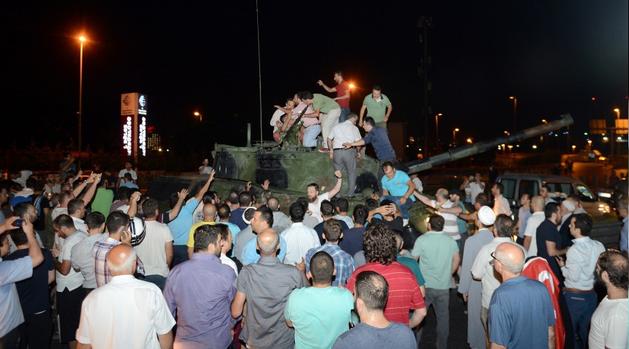 Türk milletinden karanlık güçlere tokat