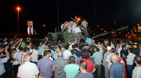 Türk milletinden karanlık güçlere tokat