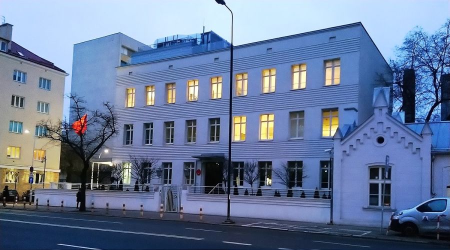 Trkiye'nin Varova Bykelilii'ne molotof kokteylli saldr
