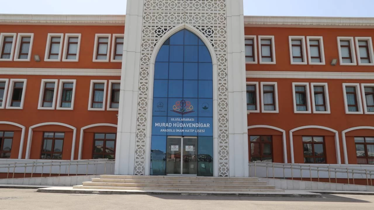 Uluslararası İmam Hatip Liseleri Suriyeliler için mi açıldı?