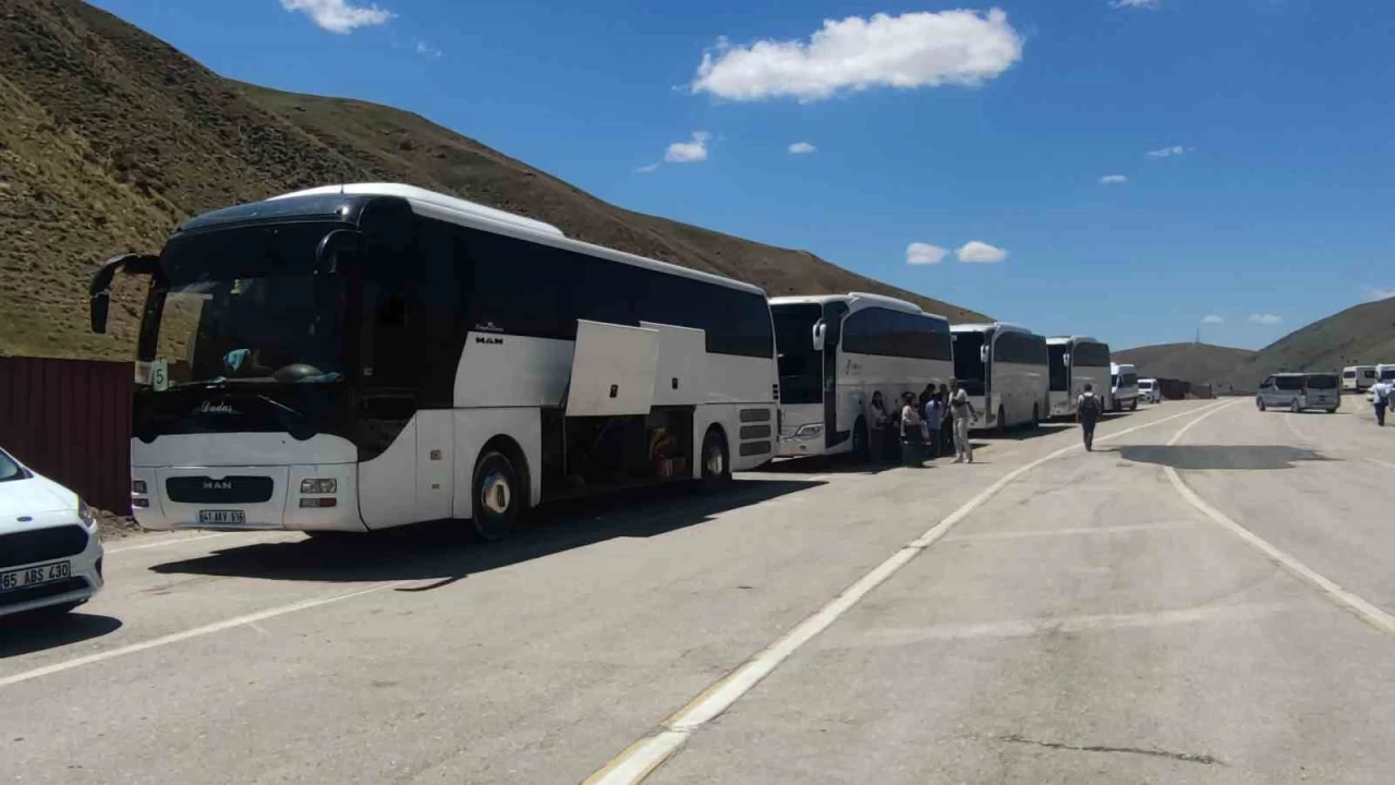 Umman, İran'daki vatandaşlarını tahliye ediyor