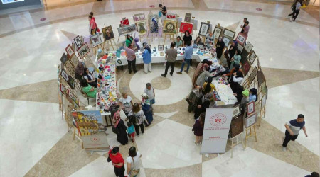 Üniversite öğrencileri eserlerini sergiledi