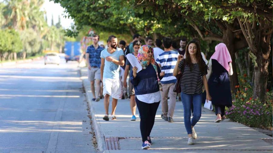 Üniversite öğrencilerine 14 bin TL'lik burs tuzağı