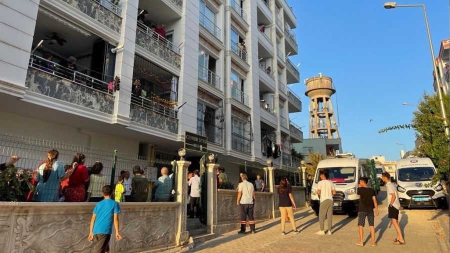 Üvey kızını tabancayla öldürüp intihar etti