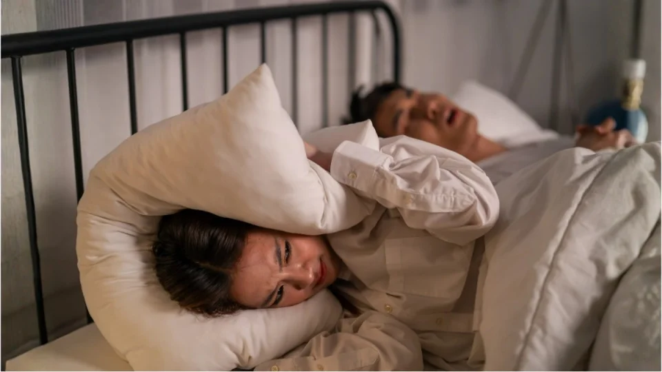 'Uyku apnesi kalp krizi ve inme riskini art�r�yor'