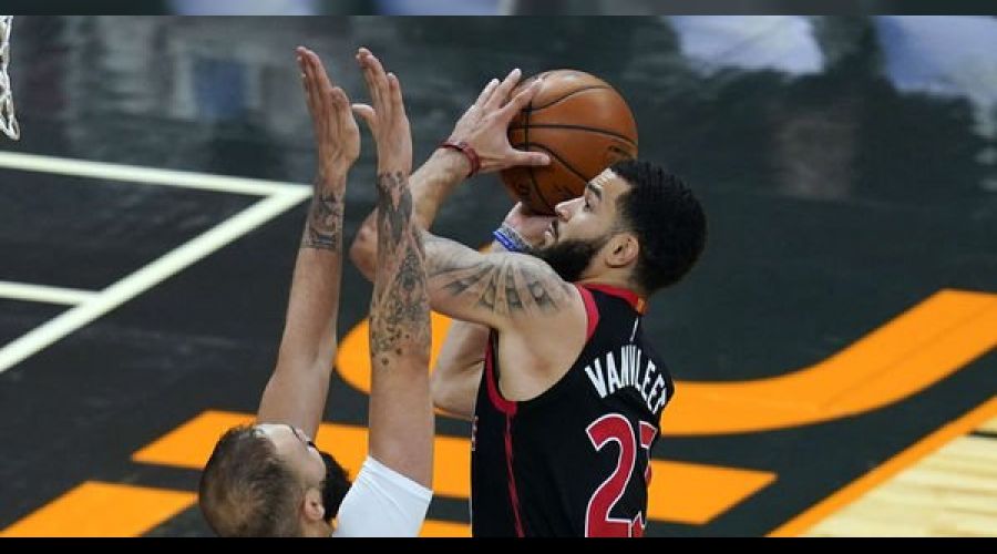 VanVleet'ten galibiyete 54 sayılık katkı