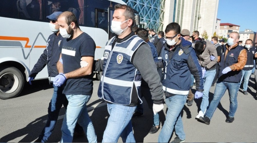 Vatandaşların 14 milyon lirasını dolandıran çete çökertildi