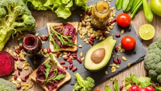 Vegan diyetler ka yaparken gz karabilir