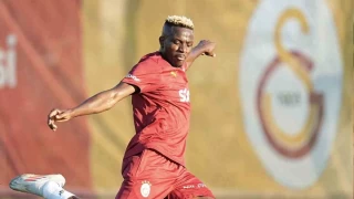 Victor Osimhen ilk antrenmanına çıktı