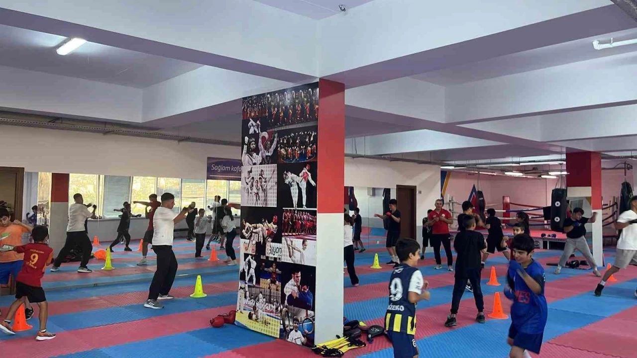 Yaz spor okullar� c�v�l c�v�l