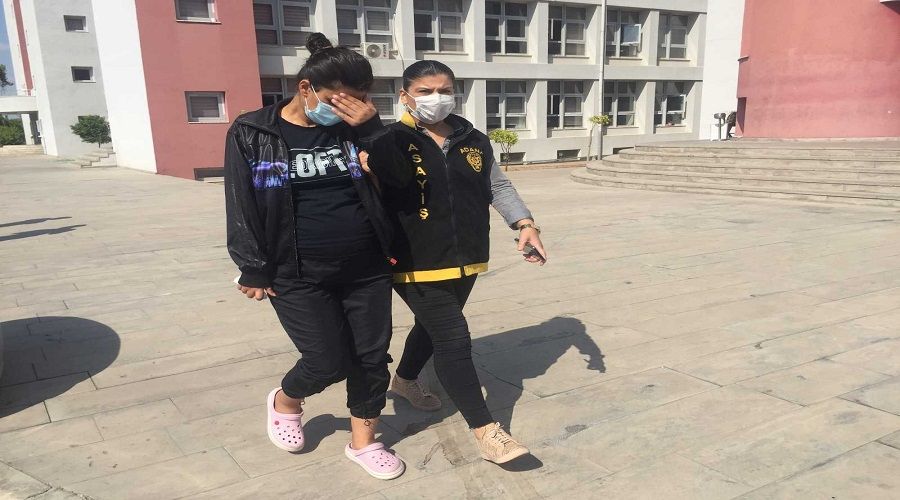 Yeni evlenen komşusunun altınlarını çaldı