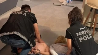 Yine kırmızı bülten yine Türkiye