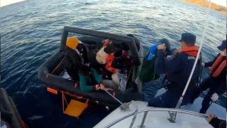 Yunan unsurları göçmenleri ölüme terk etti