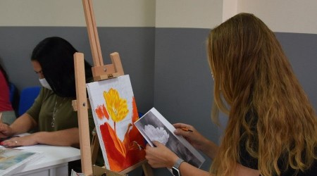 Yunusemreli kadınlar resim yeteneklerini geliştiriyor