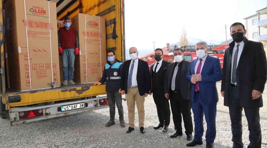 Zarar gren ailelere beyaz eya ve mobilya