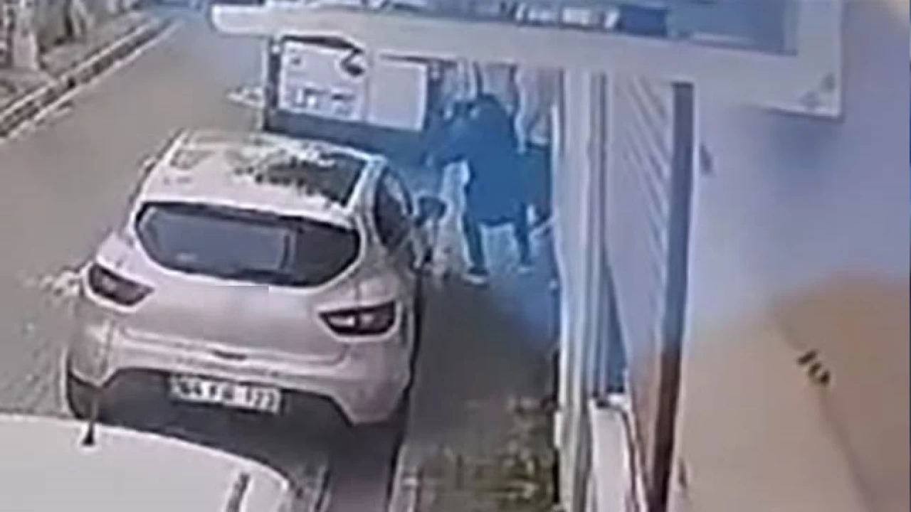 Zile basıp saklandı, kapıyı açan dedesini vurdu