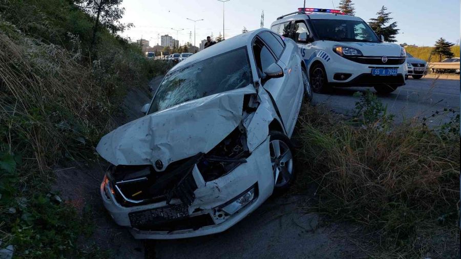 Zincirleme kazada 2'si polis 9 yaral�