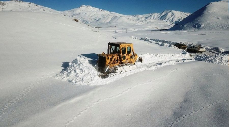 1 aydır kapalı yayla yolu açıldı