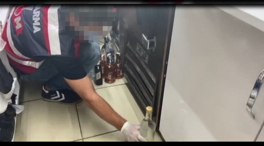 1 ton 647 litre sahte içki ele geçirildi