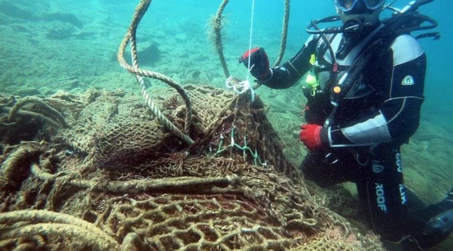 10 ton ağırlığındaki hayalet ağ denizden çıkarılıdı