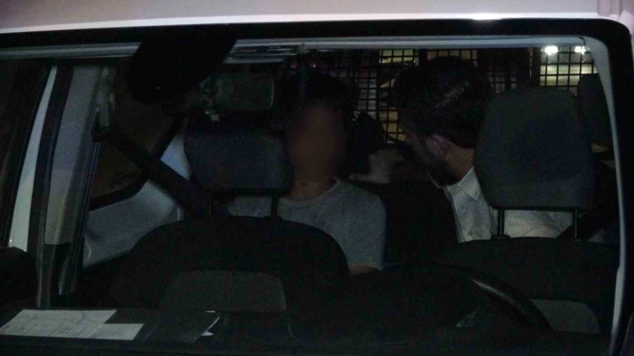 12 ya��ndaki �ocuk annesini kurtarmak i�in babas�n� b��aklad�