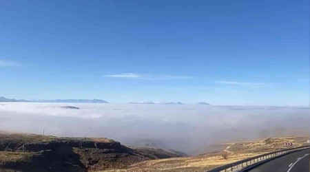 150 bin nüfuslu ilçe sis denizinde kayboldu