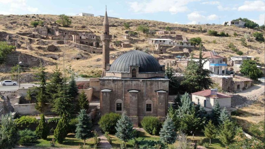 3 asırlık cami yıllara meydan okuyor