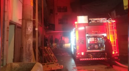 3 katlı mobilya atölyesinde korkutan yangın