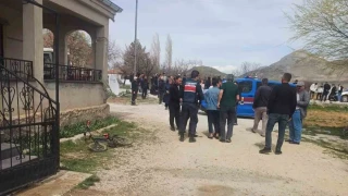 4 �ocuk annesi e�ini �ld�r�p intihar etti