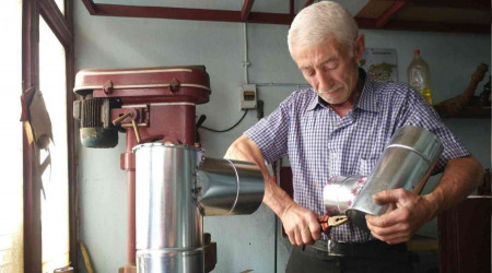 40 yıldır saca şekil veriyor