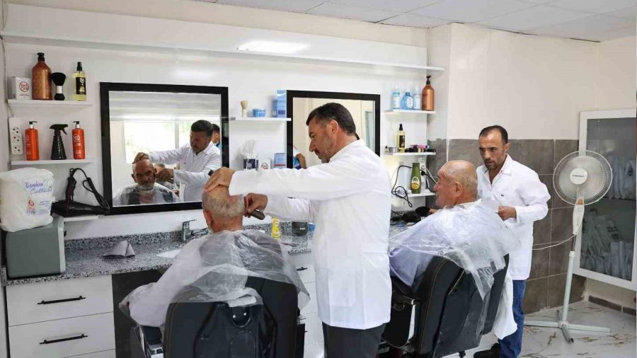 60 ya� �st� vatanda�lara �cretsiz berber ve sa�l�k taramas� hizmeti