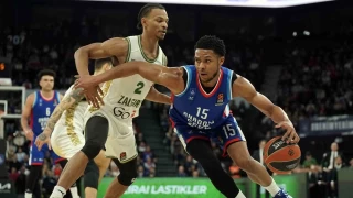 A. Efes, EuroLeague'de play-off'u garantiledi