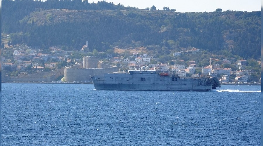 ABD savaş gemisi Akdeniz'e iniyor
