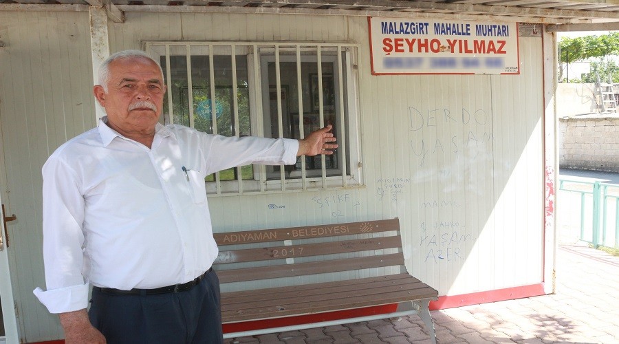 Adyaman'da, sahipsiz mahallenin dertli muhtar