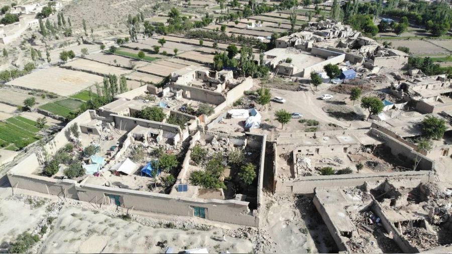 Afganistan'da depremde yıkılanlar eve benzemiyor!