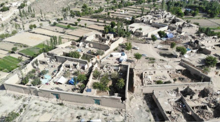 Afganistan'da depremde yıkılanlar eve benzemiyor!